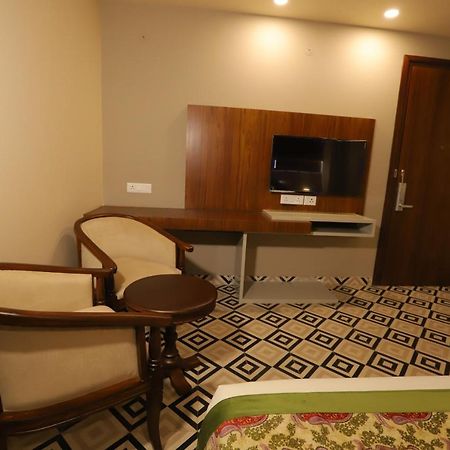 Ip Royal Hotel - New Delhi Luaran gambar
