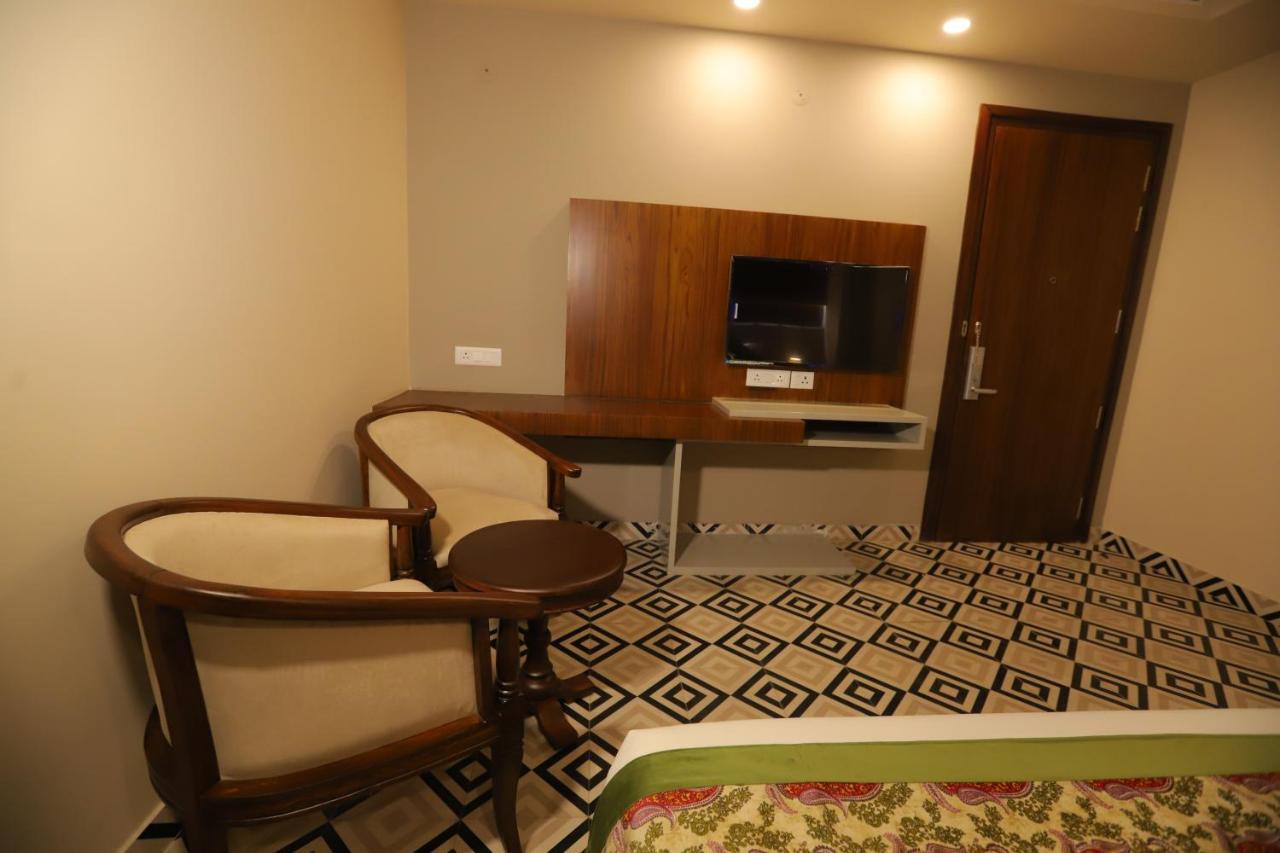 Ip Royal Hotel - New Delhi Luaran gambar