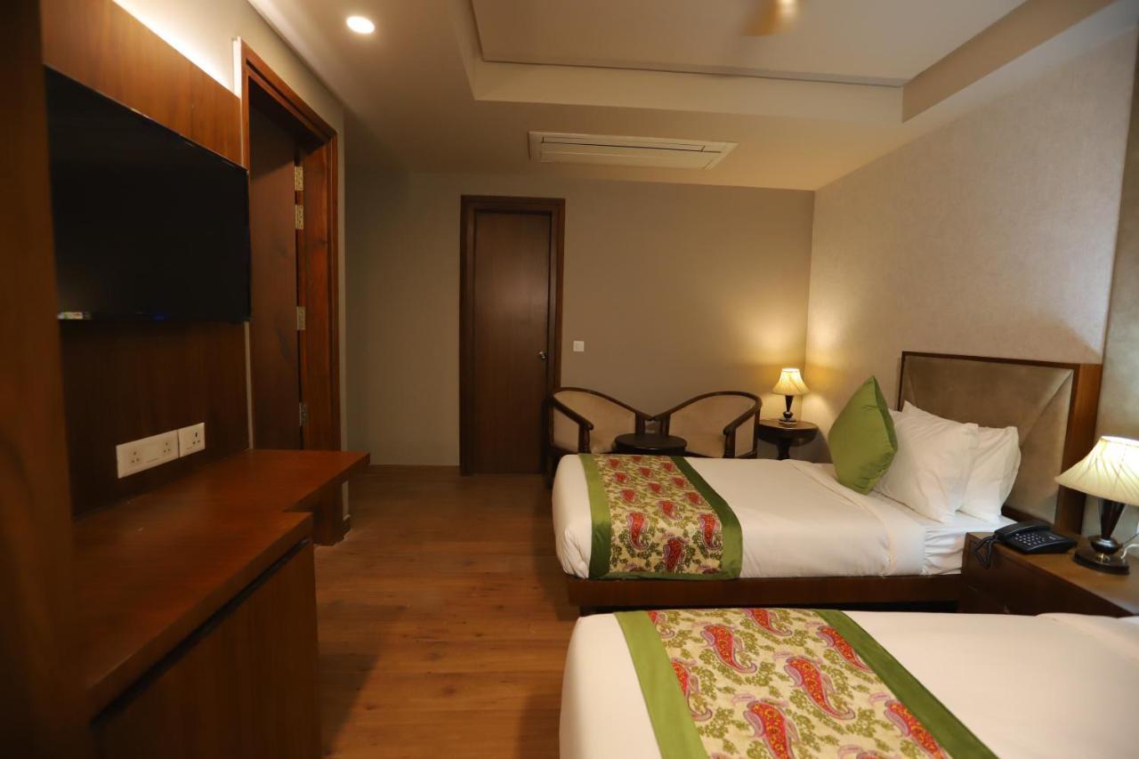 Ip Royal Hotel - New Delhi Luaran gambar